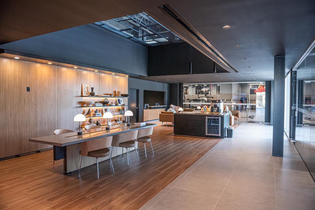 Dealership gallery photo 2